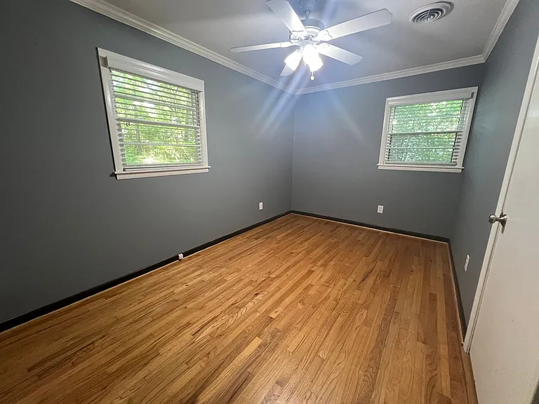 726 E Magnolia Ave — Photo 7