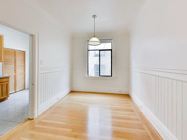 1558 Stockton St — Photo 3