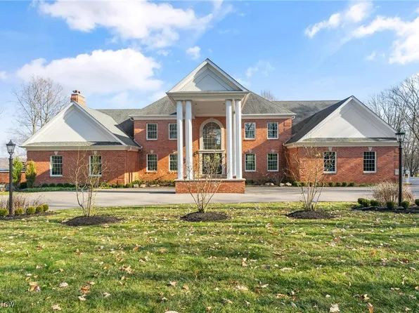 1359 Calla Rd E, Poland, OH 44514