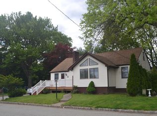 8 Plog Rd, Fairfield, NJ 07004