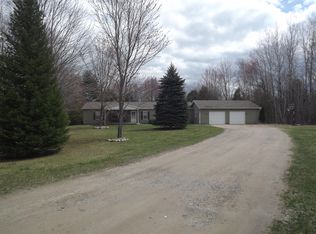 3281 Birchwood Rd, Cheboygan, MI 49721