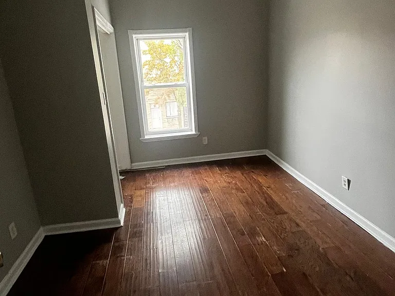266 E Cass St #12 — Photo 9