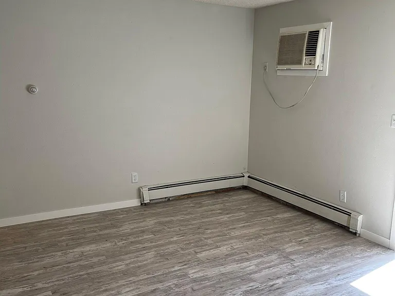 35 W Burlington St #213 — Photo 6