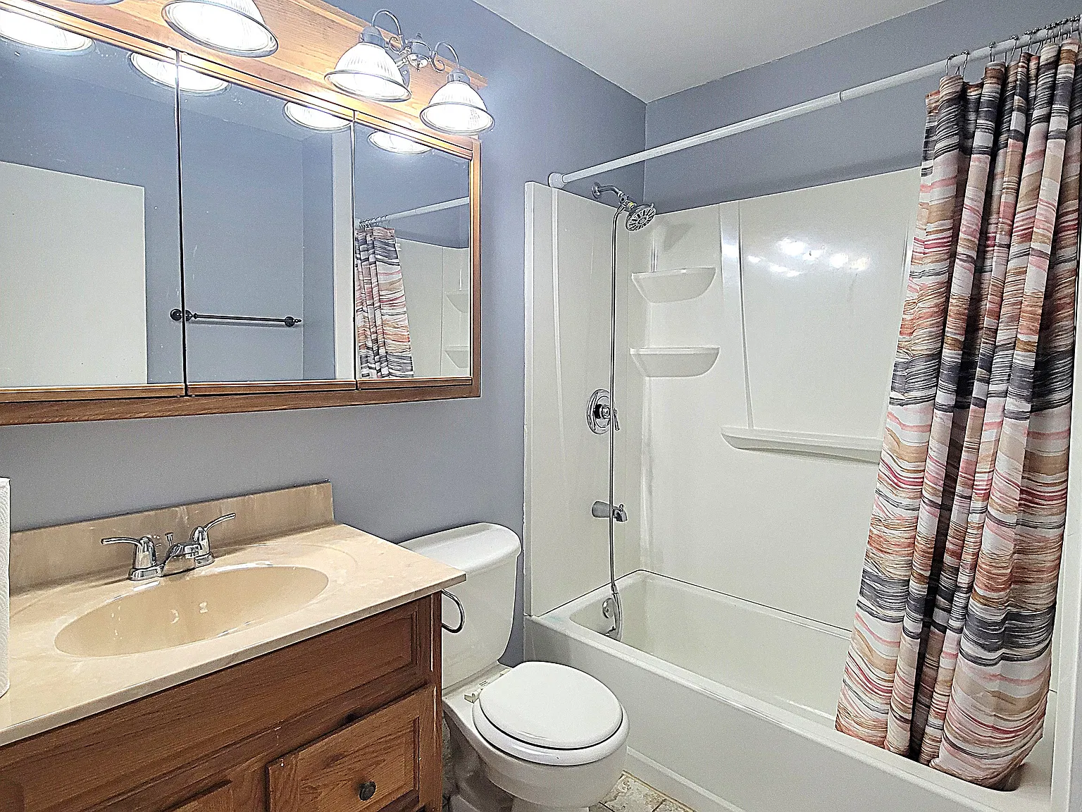 2 bed, 1.5 bath, 1200 sqft, $2,000 — Photo 4