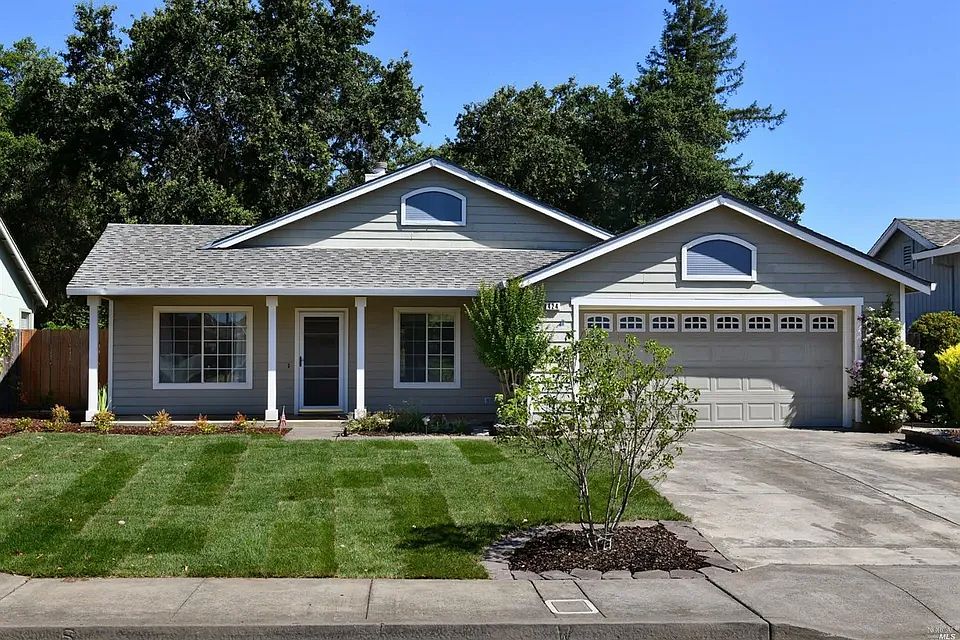 1st image of 424 Gamay Dr