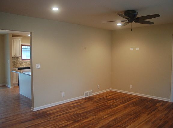 2nd image of 11609 Douglas Ave