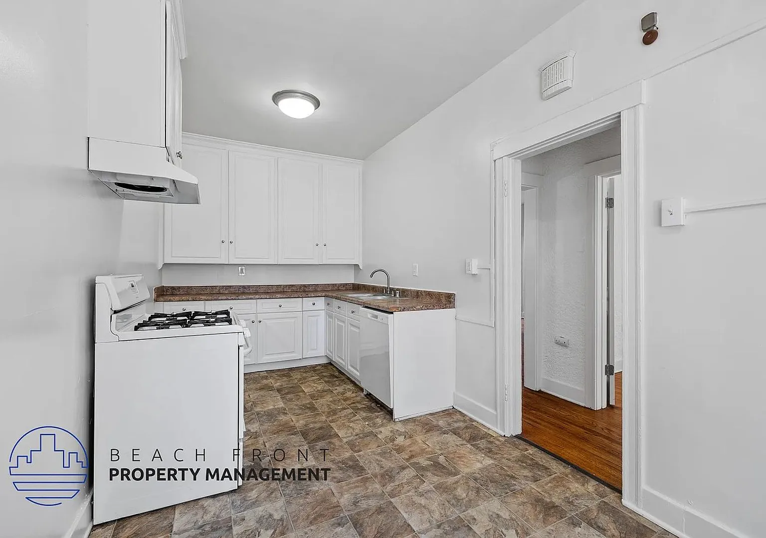 3621 S Pacific Ave — Photo 4