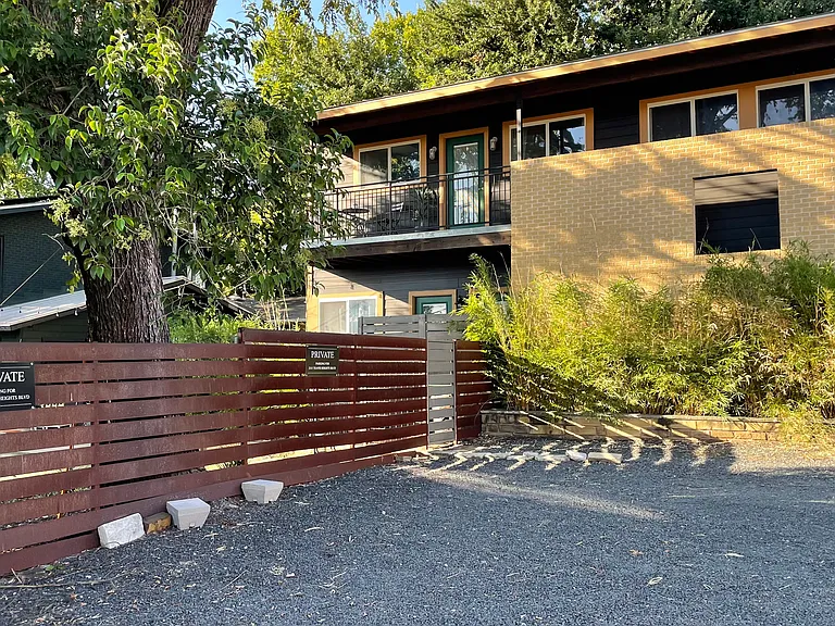 2111 Travis Heights Blvd — Photo 14