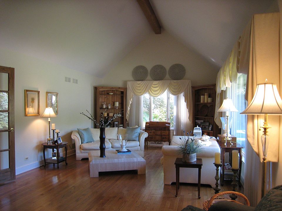 1st image of 7S661 Olesen Dr