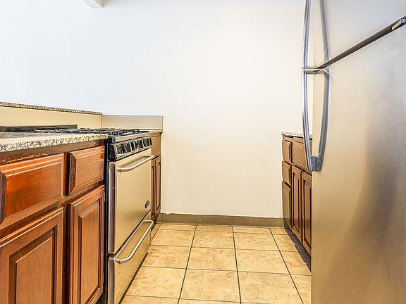 5th image of 375 Bleecker St #3F