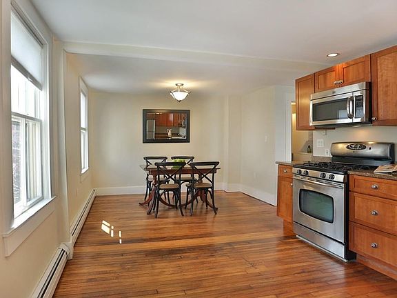 3rd image of 174 Merrimac St