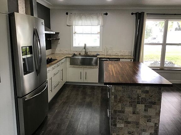 5th image of 1247 Sabal Gardens Dr