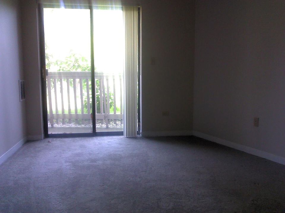 1st image of 1700 Wedgewood Dr APT 105