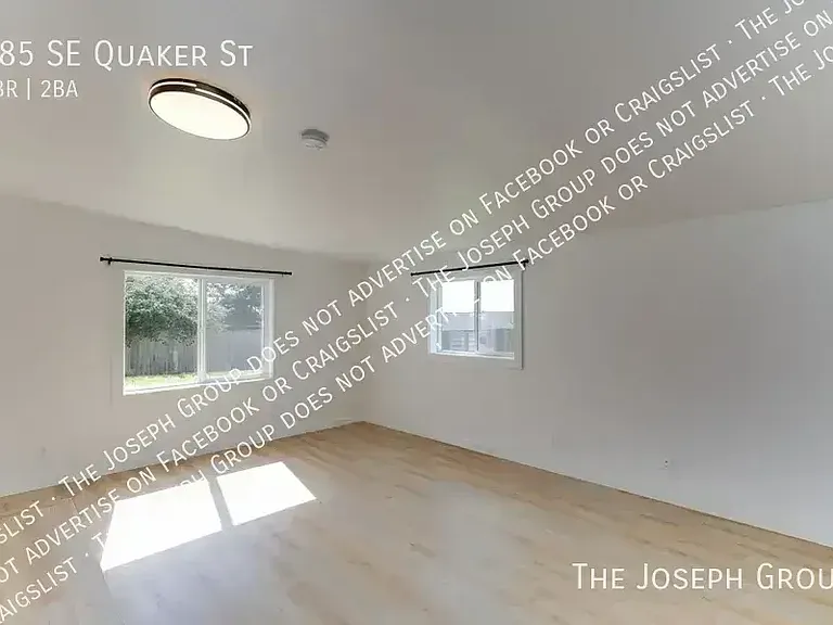 285 SE Quaker St — Photo 13
