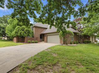 5204 W 112th St, Leawood, KS 66211