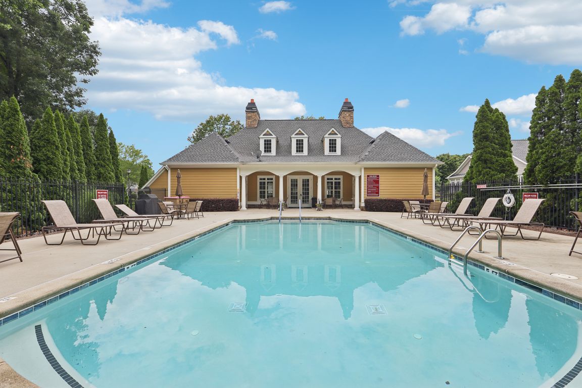 Grapevine Cir-1006-909.jpg