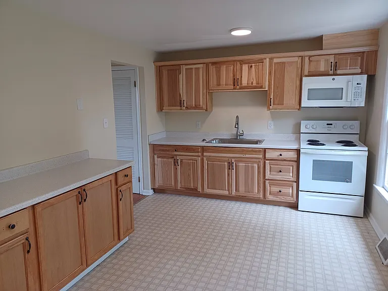 222 E Whitlock Ave #1 — Photo 5