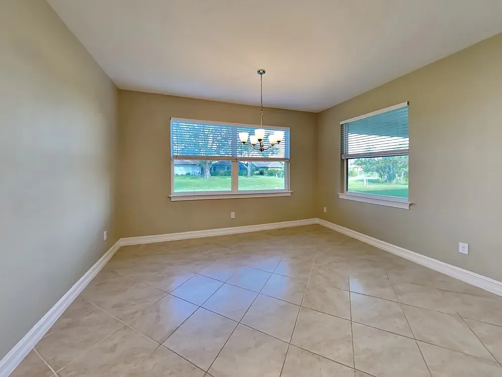 3 bed, 2196 sqft, $2,185 — Photo 4
