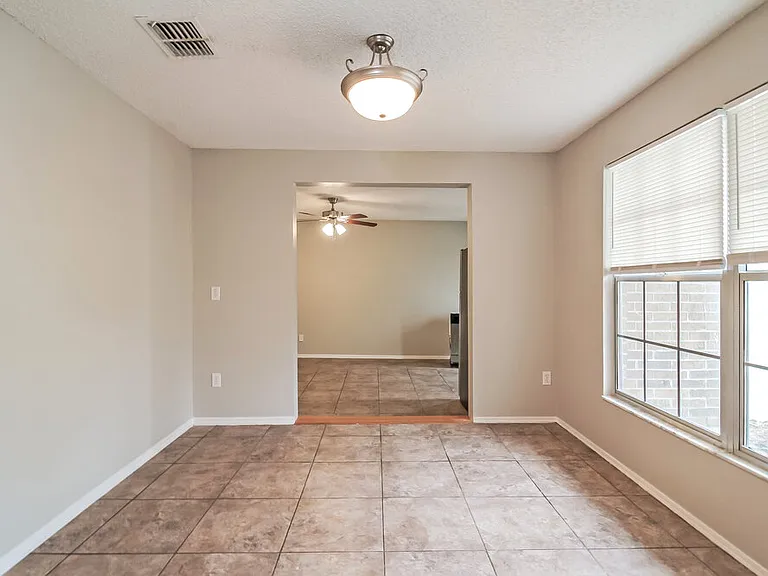 8244 Yolanda Ct — Photo 6