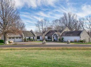 27 Braid Hill Dr, Winfield, KS 67156