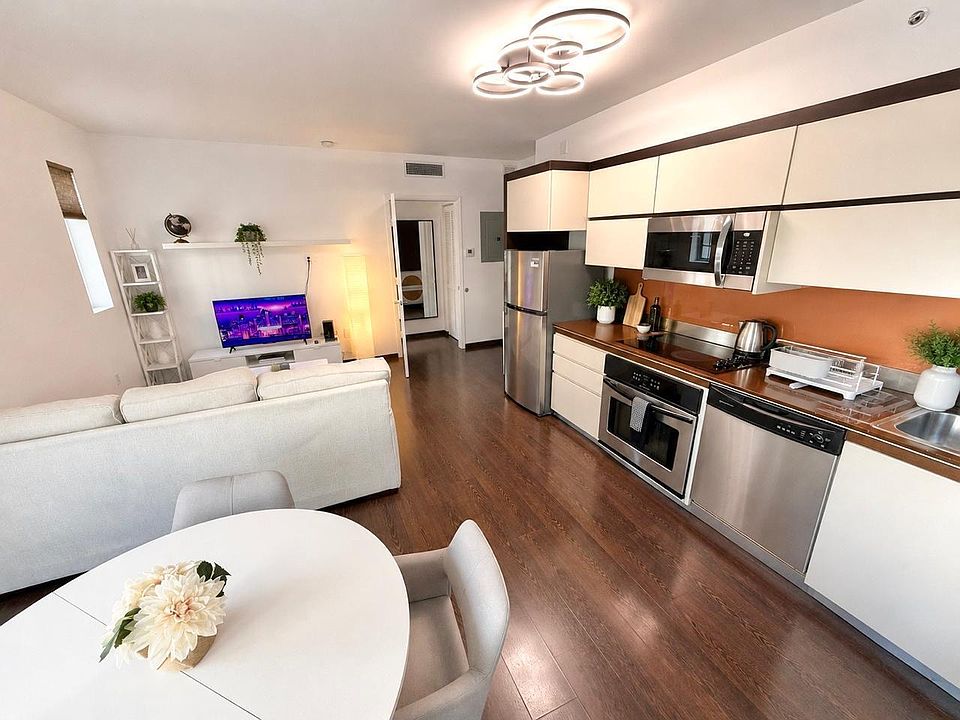 1st image of 435 21st St #308