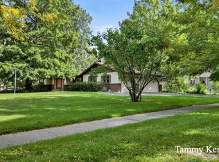 620 Pleasant St, Saugatuck, MI 49453