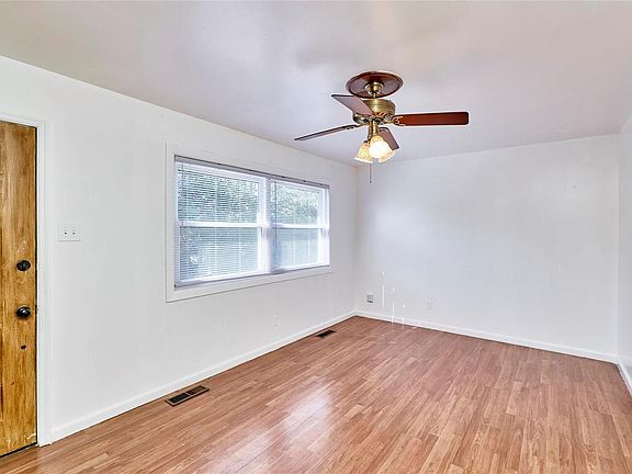 5th image of 8026 Zellie Ave