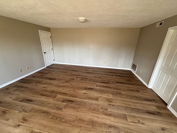 2nd image of 1339 Craig Rd