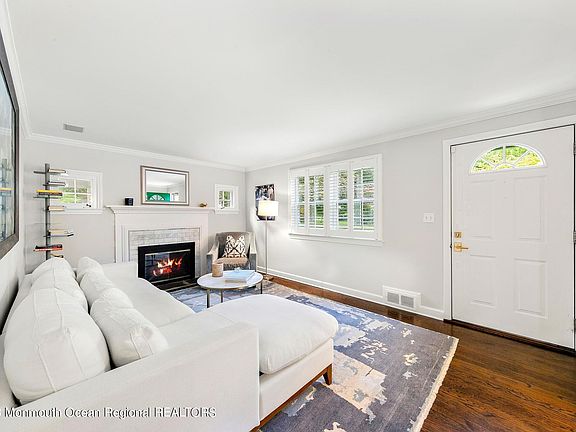 4th image of 174 White Street