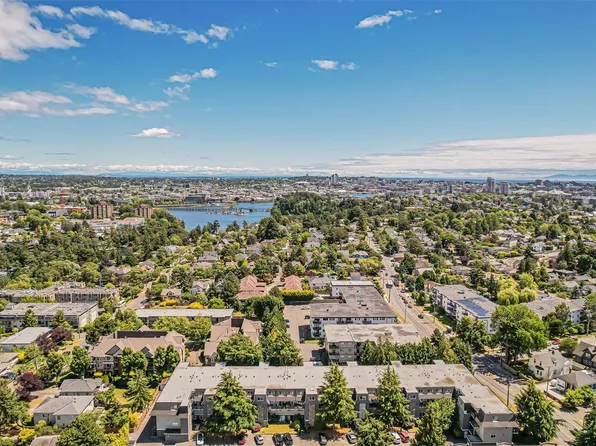 840 Craigflower Rd #1, Esquimalt, BC V9A 2X1
