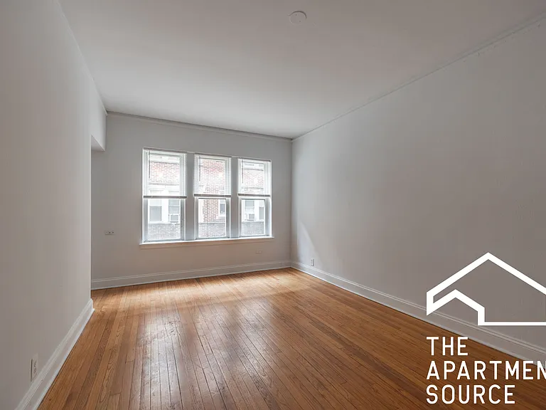 7350 N Damen Ave #G — Photo 5