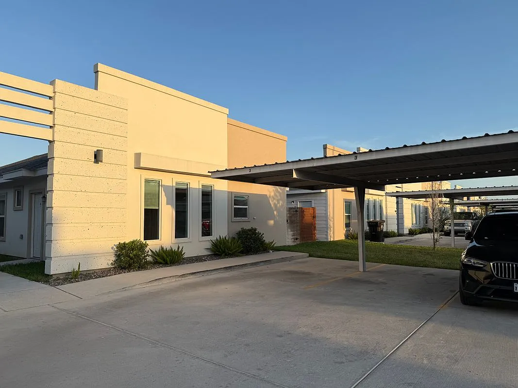 Building Photo - 1412 Lore Dr #4