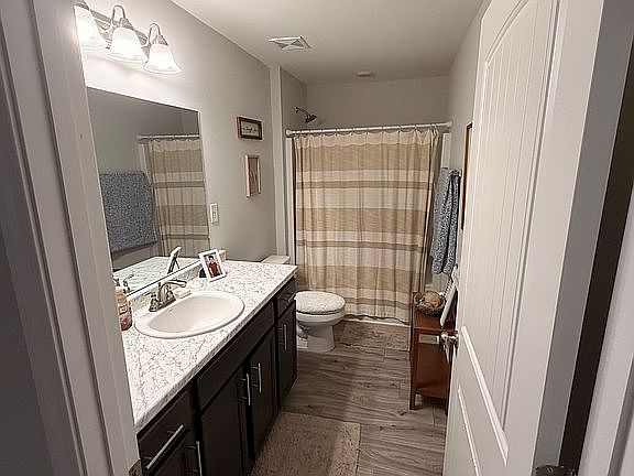 4th image of 2487 Marion Ln