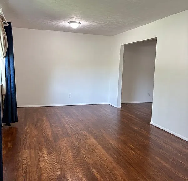1352 Meredith Dr — Photo 9