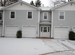 42 Crestwood Mews #42, Allendale, NJ 07401