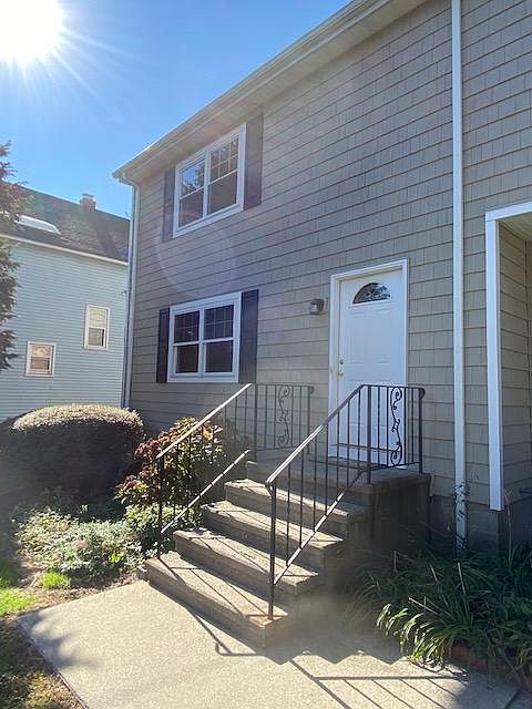 3 story townhome