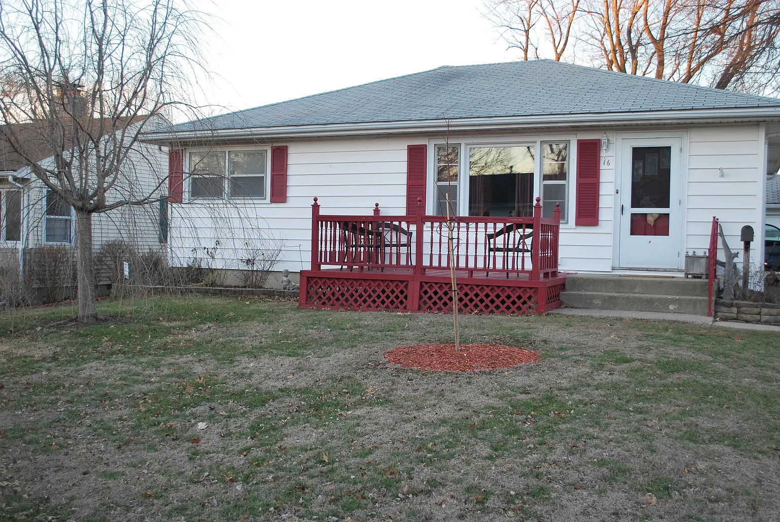 16 Maple Ct photo 1