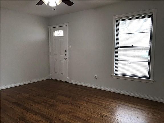 3rd image of 1209 Meadowbrook Dr