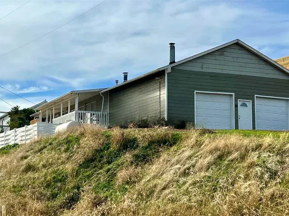 26 Front St, Stockett, MT 59480