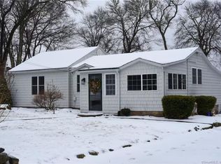 25 Green Ave, Pawcatuck, CT 06379