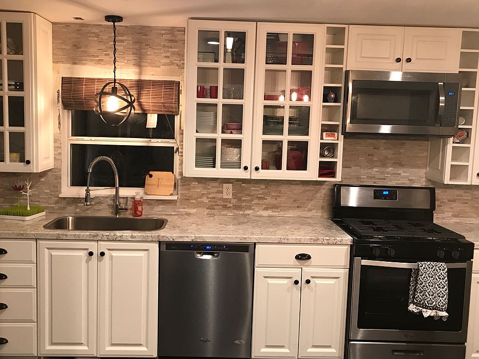 1st image of 18 Bay Dr NE