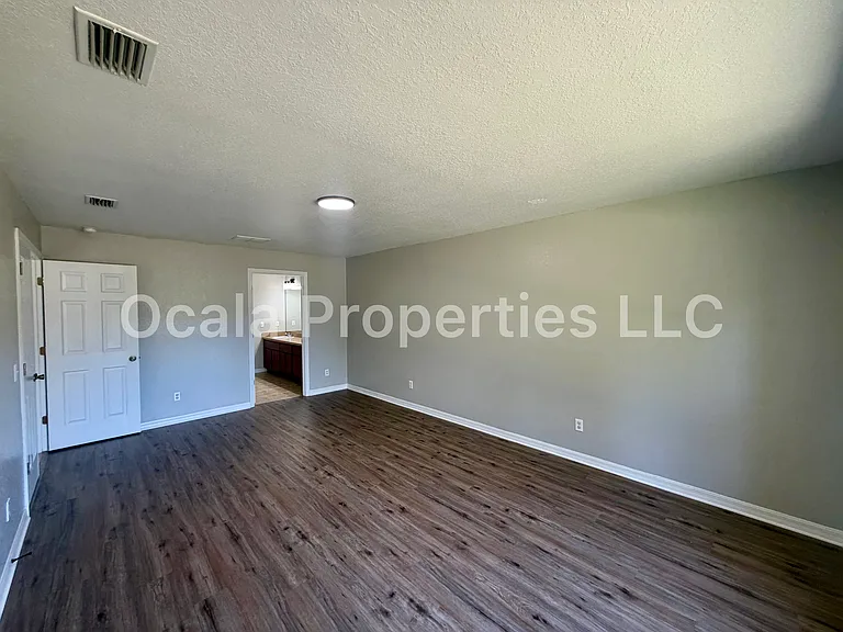 1 Olive Ln — Photo 23