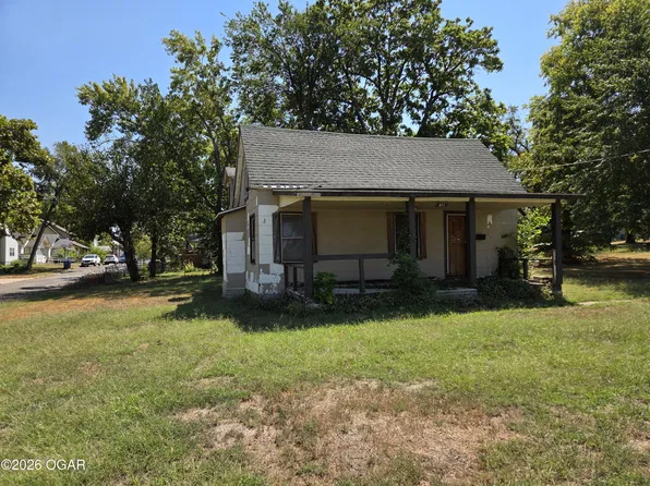 411 N Gray Ave, Joplin, MO 64801