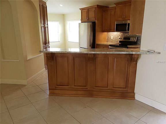 5th image of 730 Terranova Ave