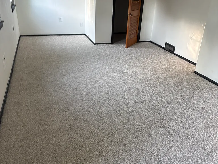 190 Elliott Rd — Photo 2