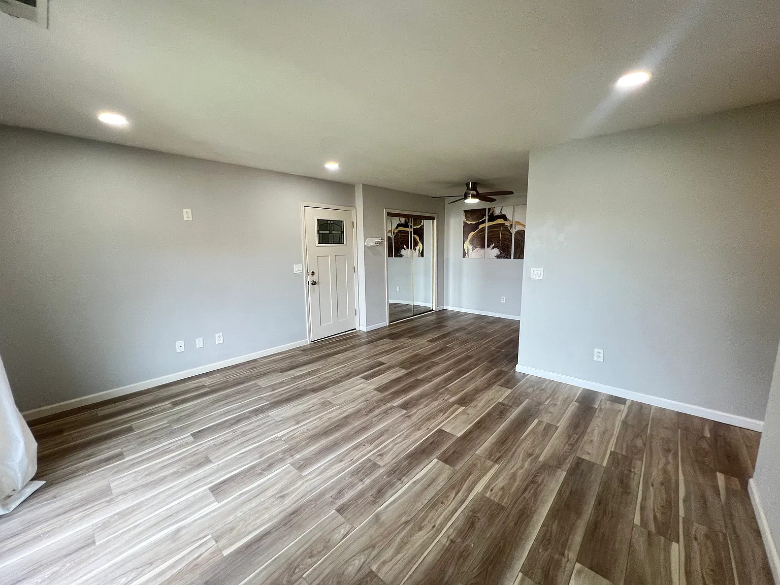2 bed, 830 sqft, $1,300 — Photo 1