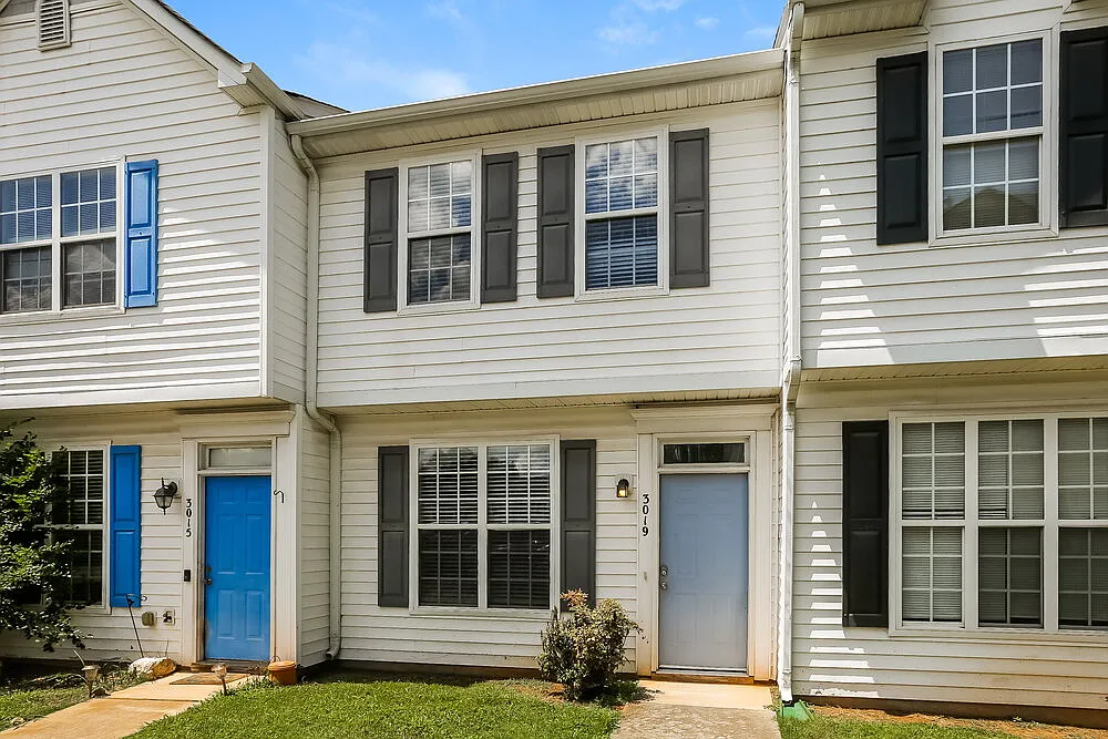 2 bed, 2.5 bath, 930 sqft, $1,515 — Photo 4