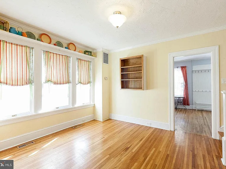 84 W Green St — Photo 4