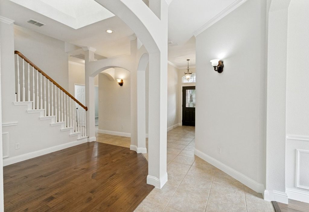 5513 Post Ridge Dr, Fort Worth, TX - View 3