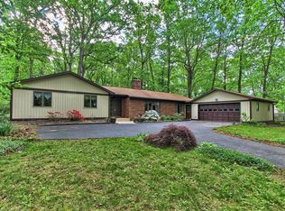 1885 Deamerlyn Drive, York, PA 17406